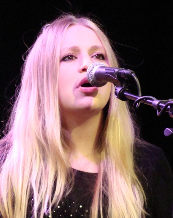 Bailey Tzuke revisits her hit "Uninvited"